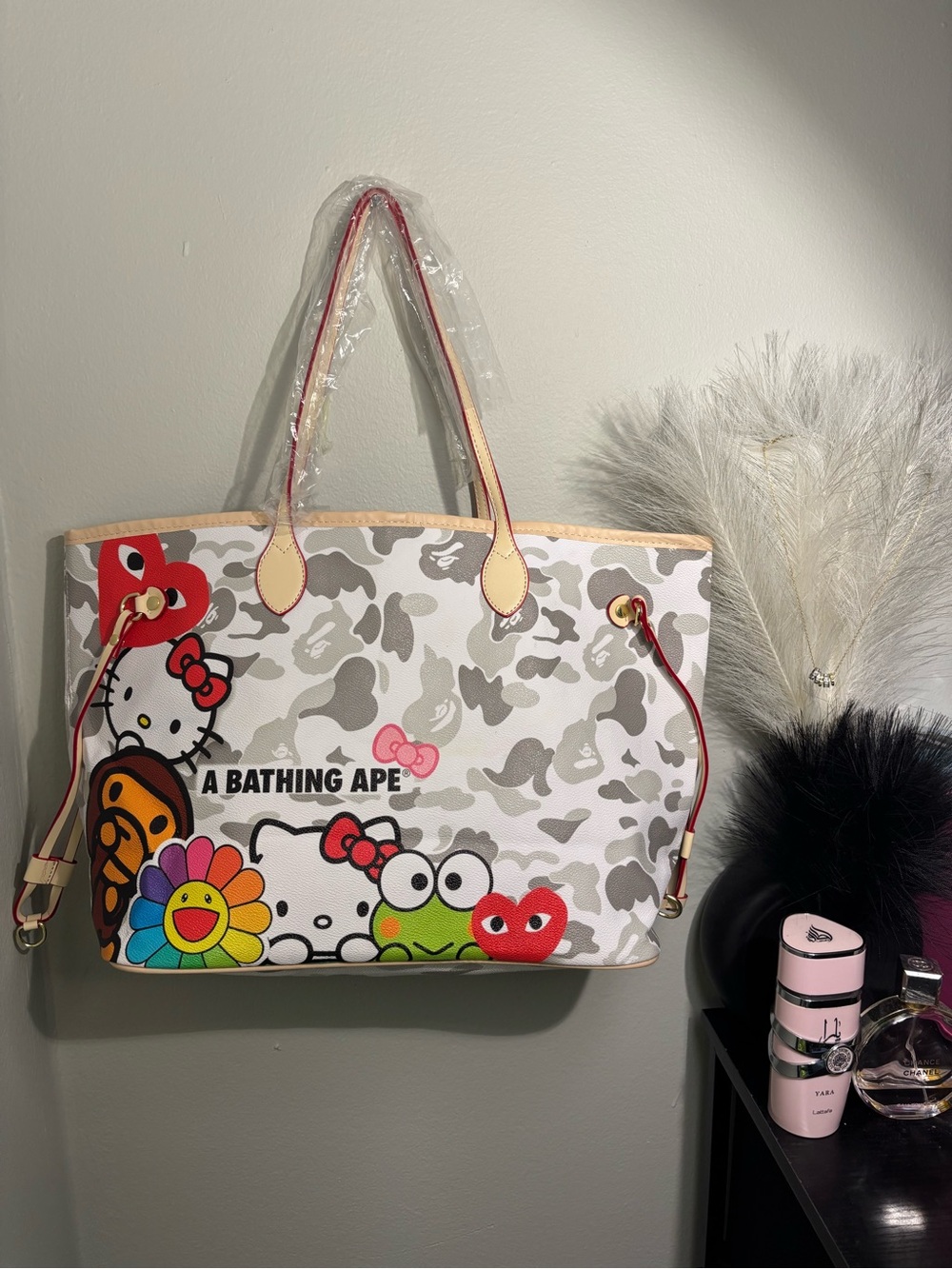 GRAPHIC Hello Kitty White Camo Tote Bag